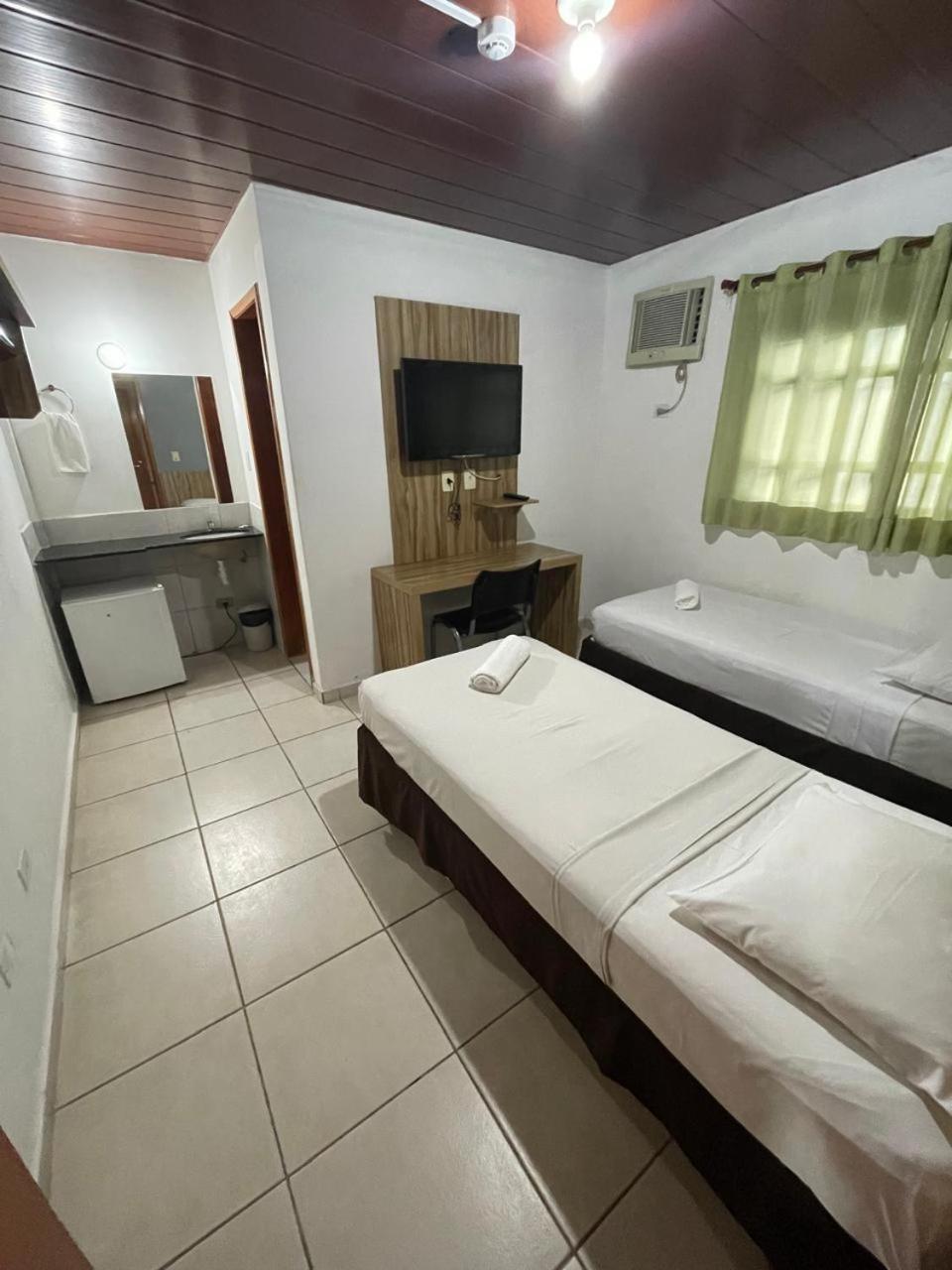 Cr Hotel Bueno - Antigo Hotel Serras De Goyaz Goiânia Buitenkant foto A room at the hotel